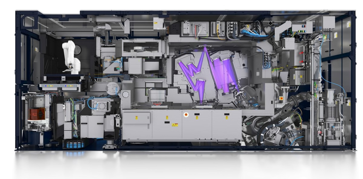 Vue intérieure d'une machine de lithographie EUV d'ASML